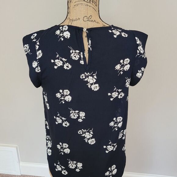 NWOT Alice Blue black and white floral top - Picture 3 of 5